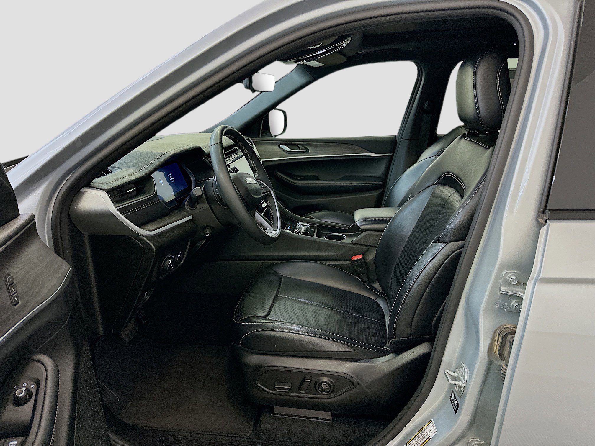 Used 2024 Jeep Grand Cherokee L Limited w/ Luxury Tech Group II image 13