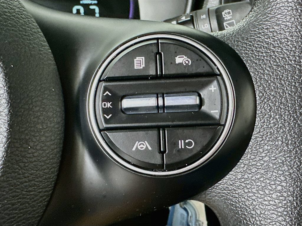 Used 2023 Kia Soul LX FWD image 25