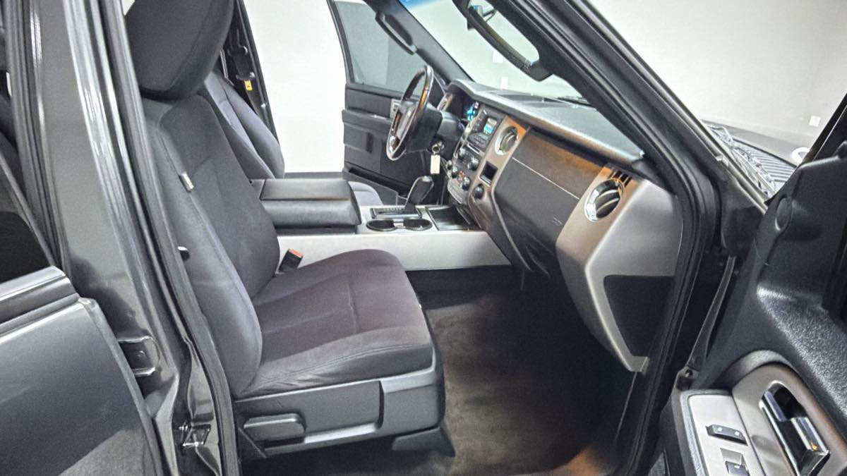 Used 2016 Ford Expedition EL XLT AWD/4WD image 27