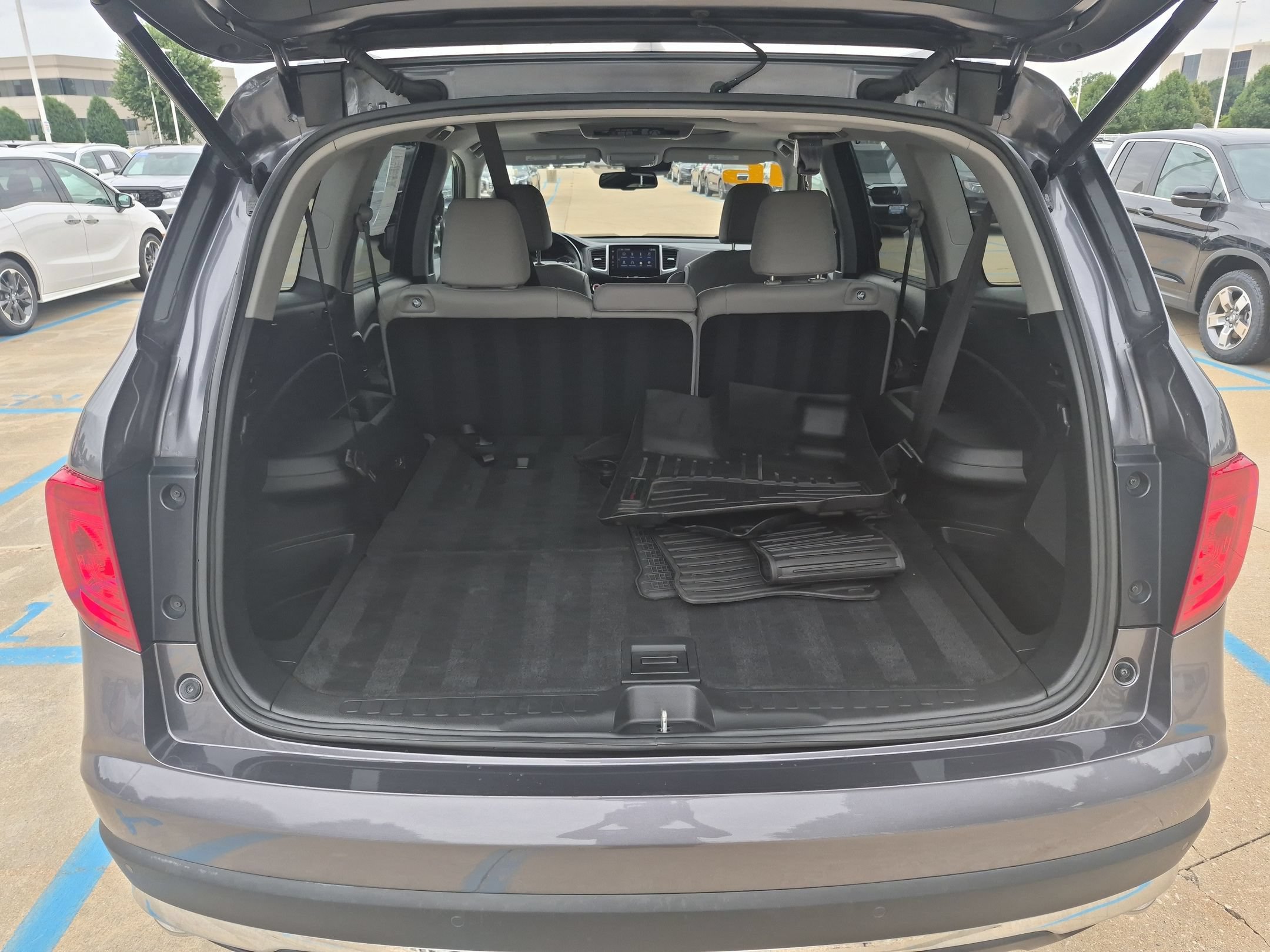 Used 2016 Honda Pilot Touring image 30
