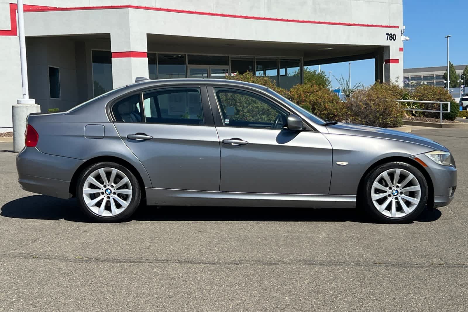 Used 2011 BMW 328i Sedan RWD image 6