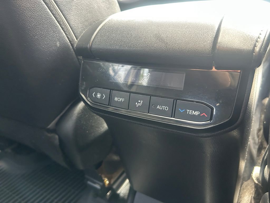 Used 2023 Toyota Highlander Limited image 36