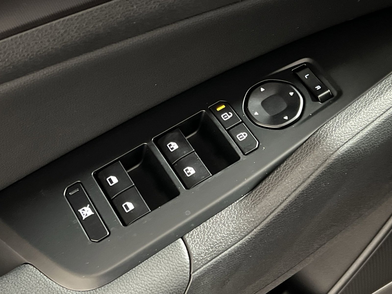 New 2026 Kia Sportage EX image 13