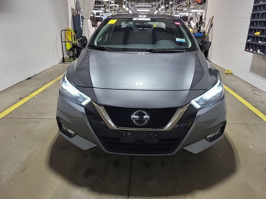 Used 2021 Nissan Versa SR w/ Convenience Package FWD image 2