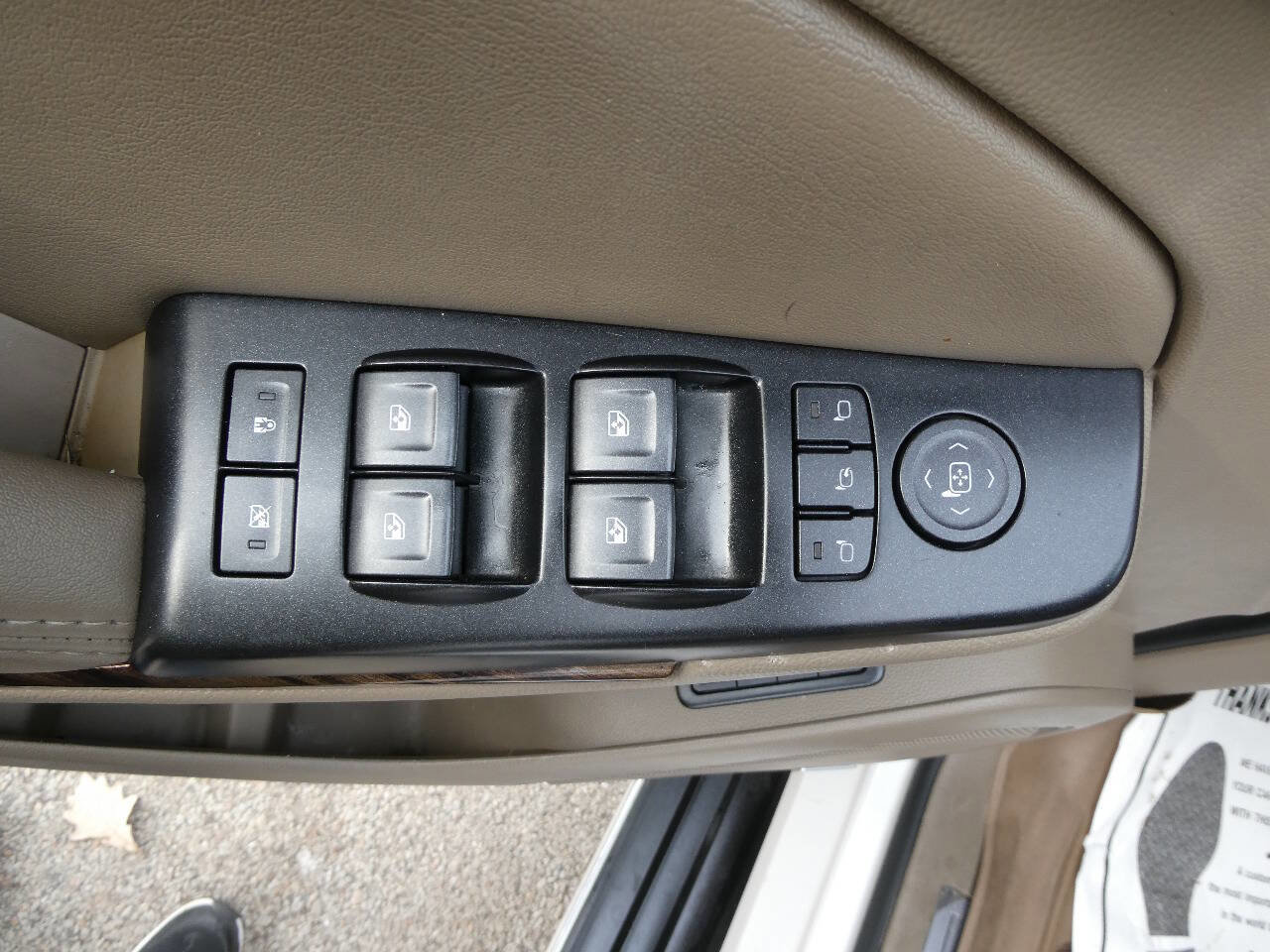 Used 2019 GMC Yukon XL SLT w/ Premium Edition AWD/4WD image 24