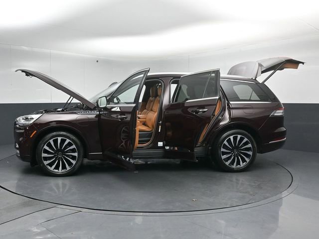 Certified 2023 Lincoln Aviator Black Label Grand Touring w/ Class IV Trailer Tow Package AWD/4WD image 60