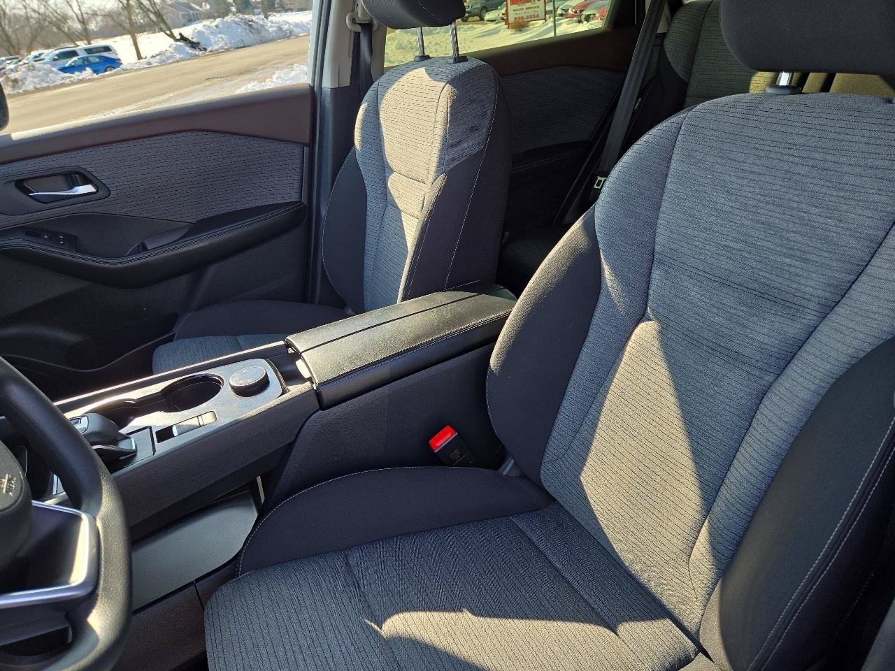 Used 2023 Nissan Rogue SV AWD/4WD image 13