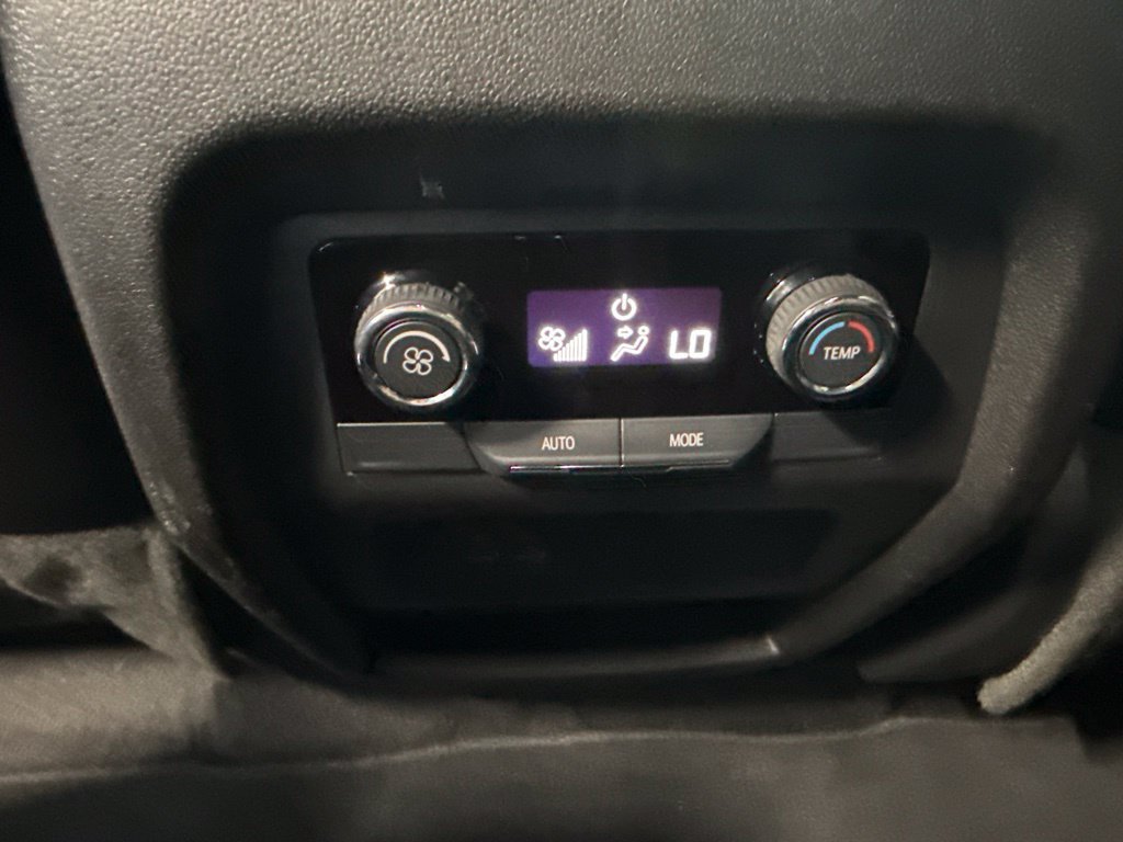Used 2026 Chevrolet Traverse LT FWD image 19