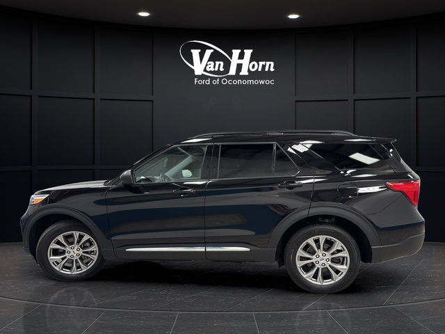 Used 2023 Ford Explorer XLT w/ Equipment Group 202A AWD/4WD image 4
