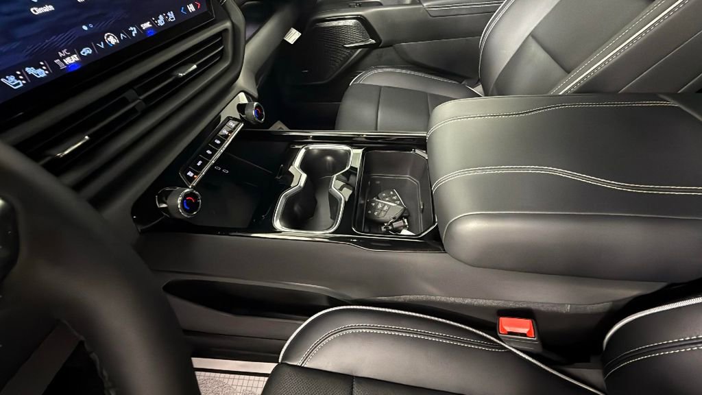 Certified 2025 Chevrolet Silverado EV LT image 26