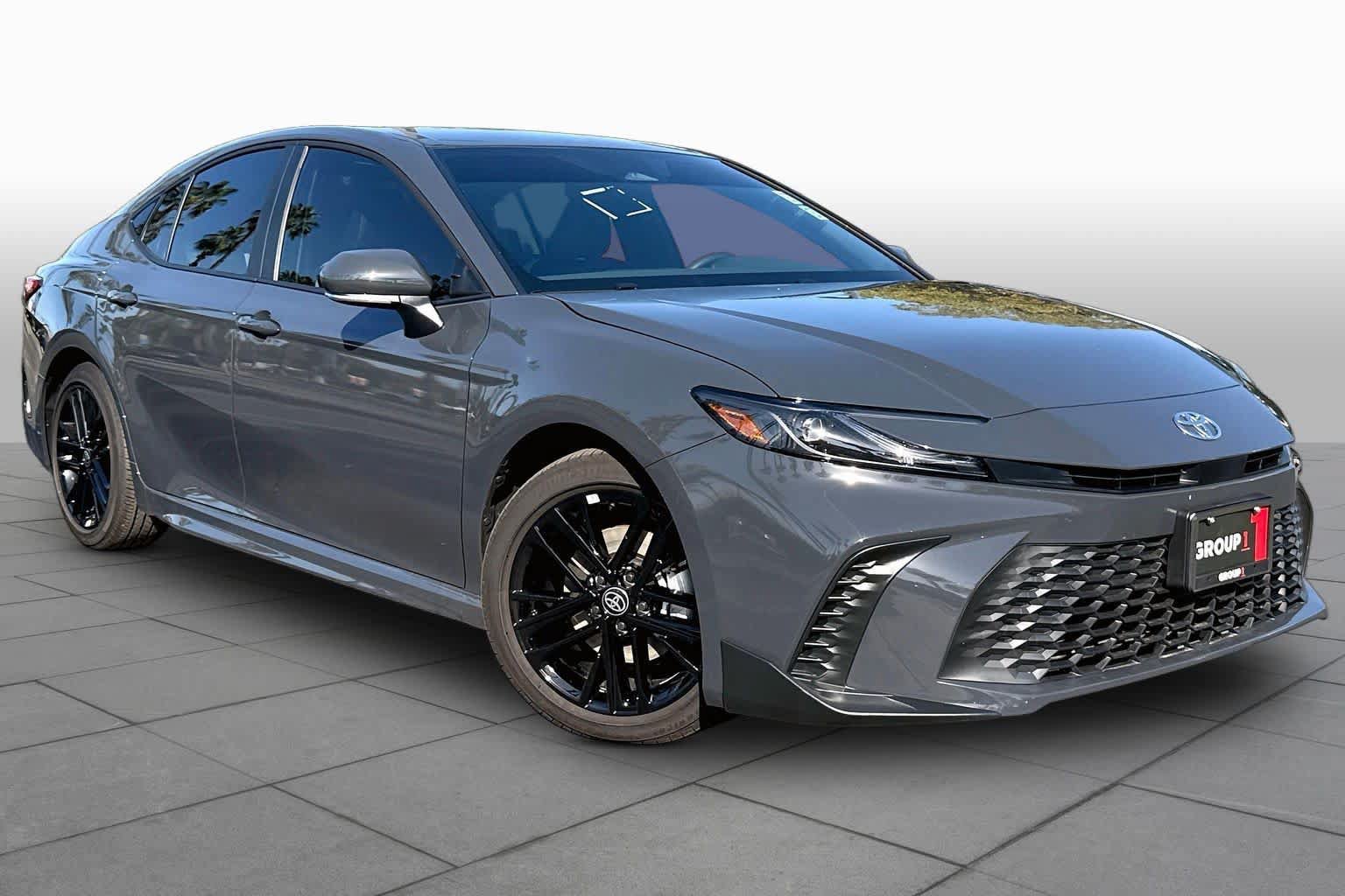 Used 2026 Toyota Camry SE FWD image 2