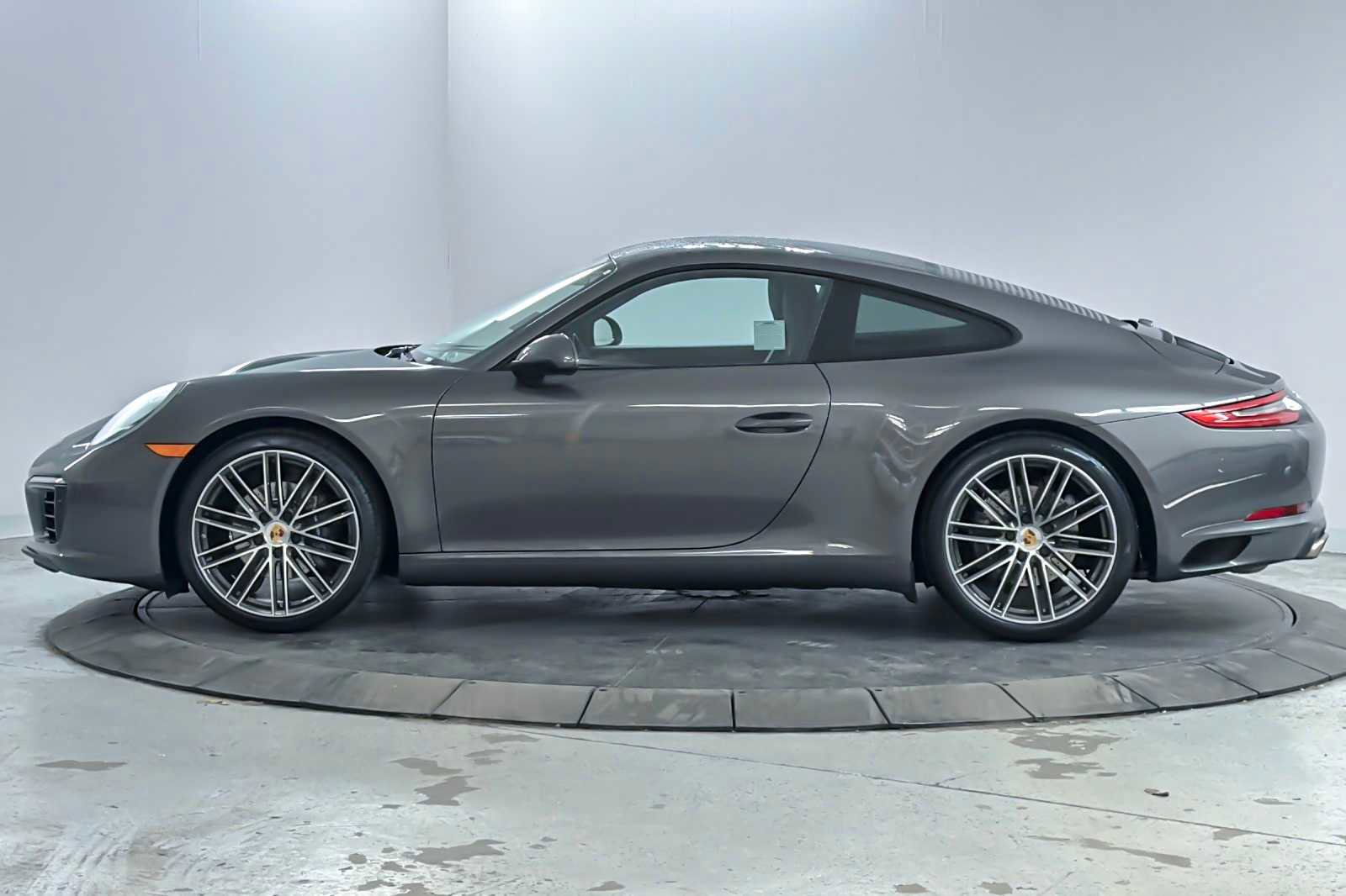 Used 2018 Porsche 911 Carrera image 5