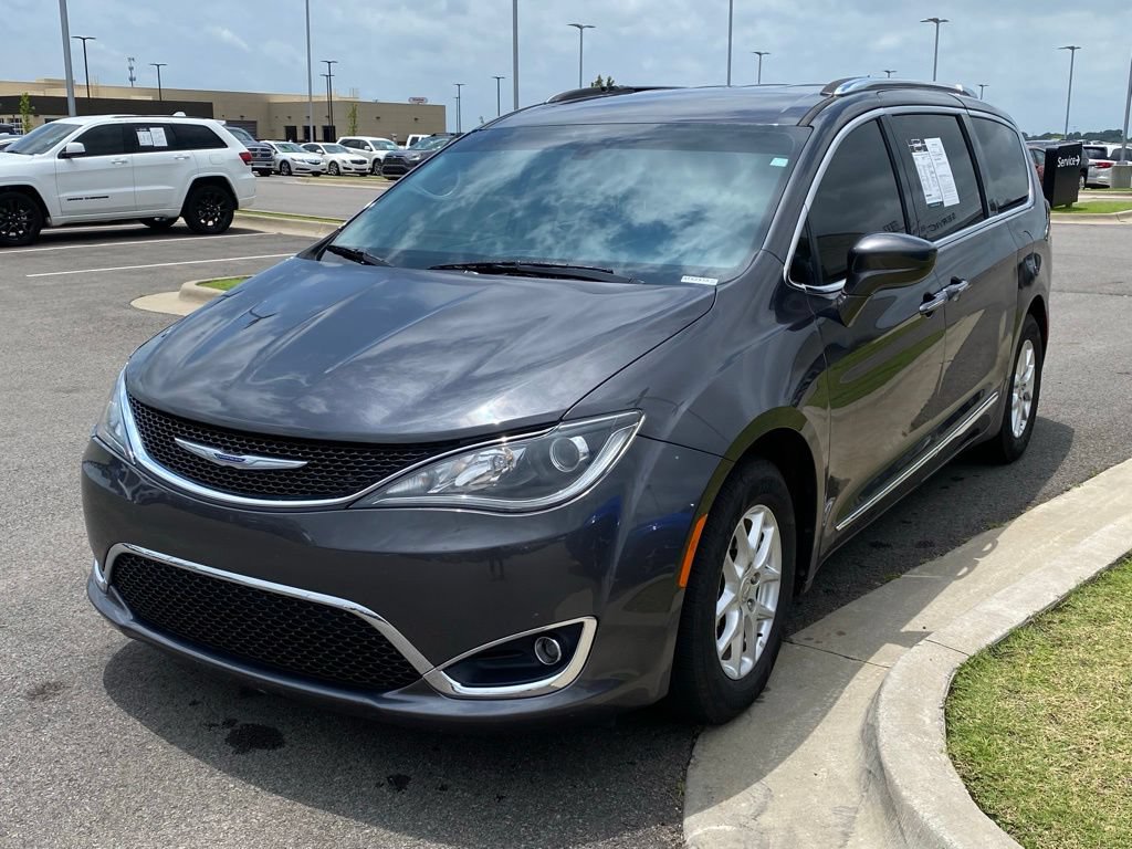 Used 2020 Chrysler Pacifica Touring-L FWD image 4