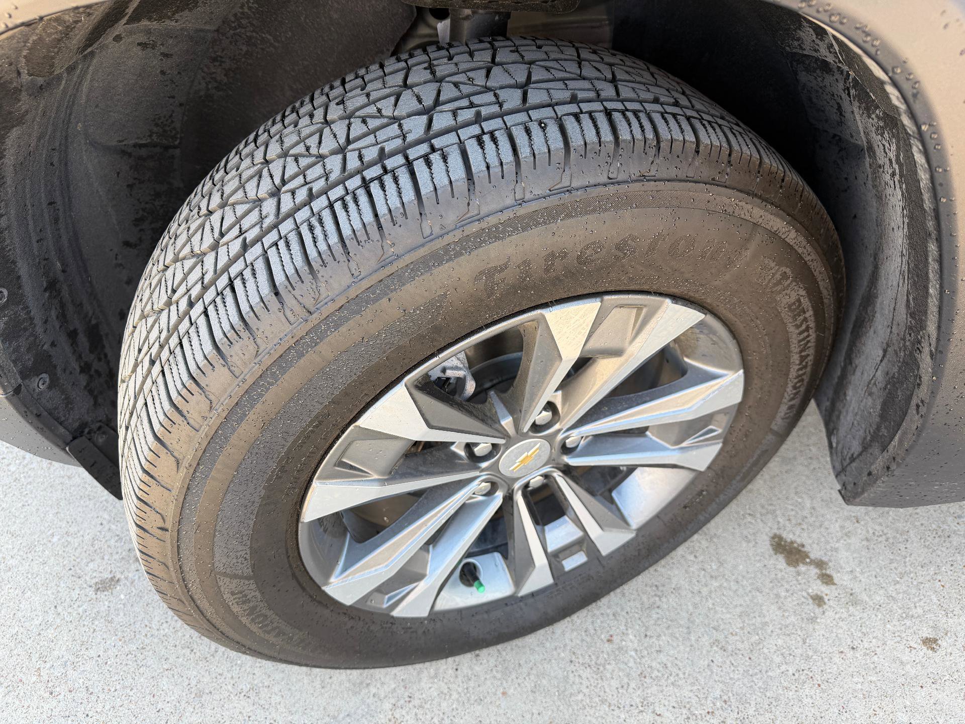 Used 2025 Chevrolet Equinox LT image 9