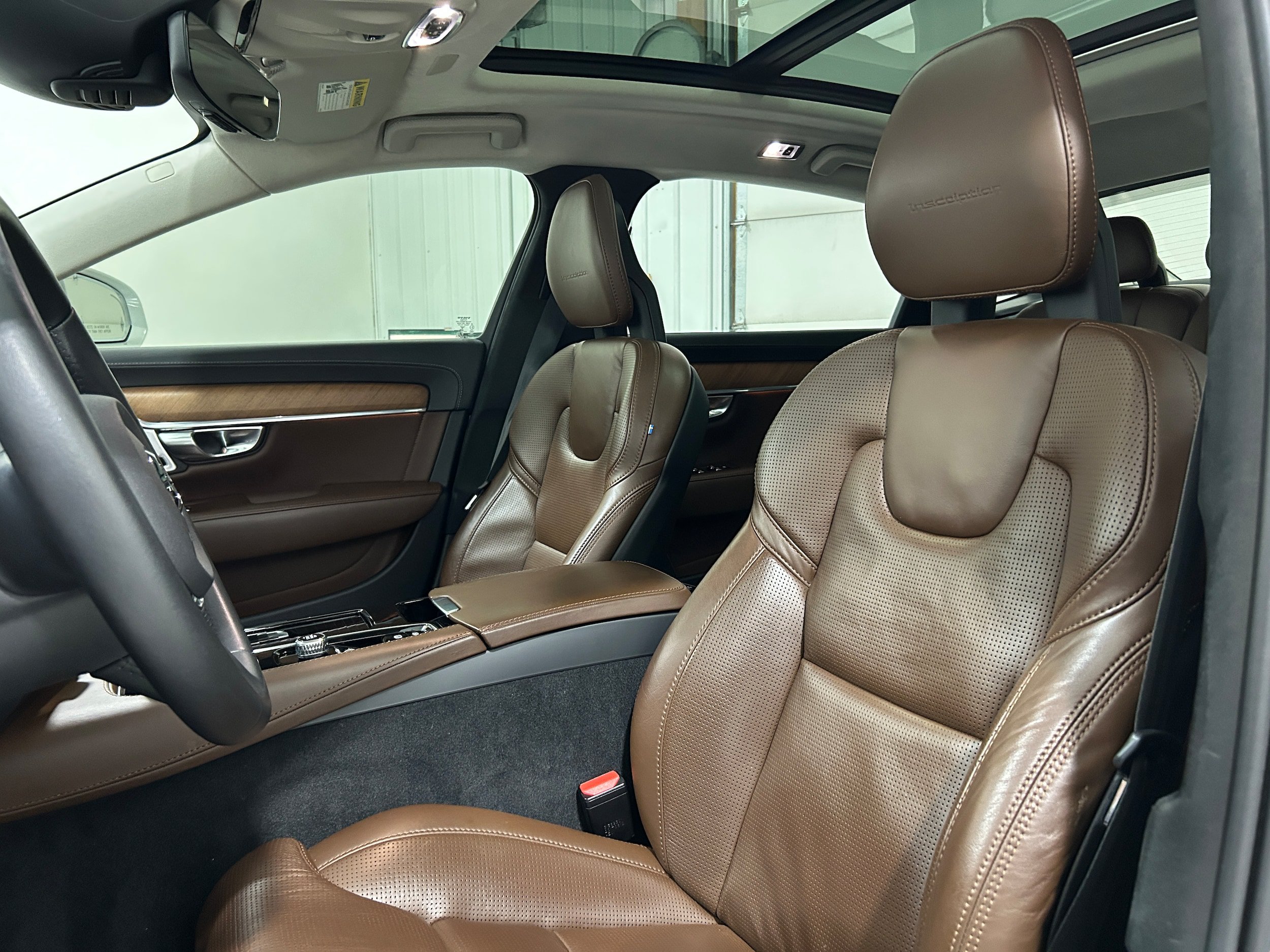 Used 2018 Volvo S90 T8 Inscription w/ Luxury Package AWD/4WD image 25