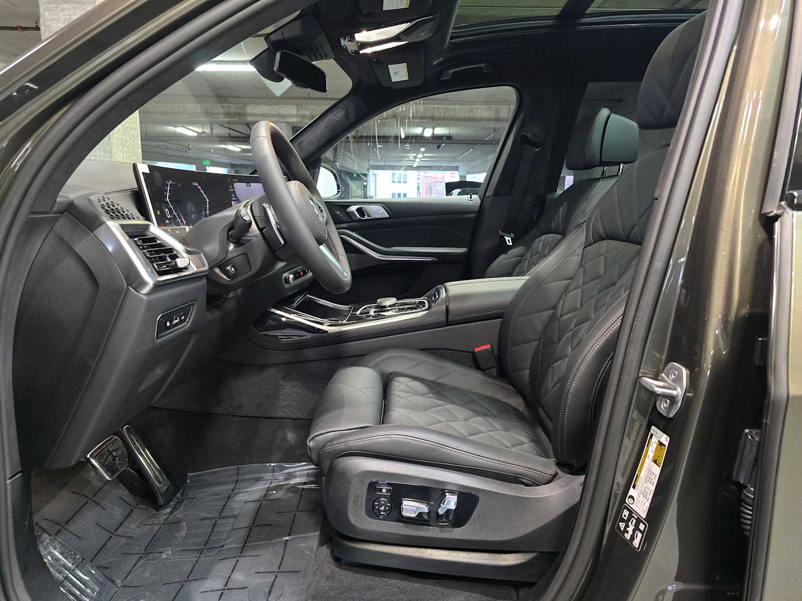 New 2026 BMW X7 xDrive40i w/ M Sport Package image 24