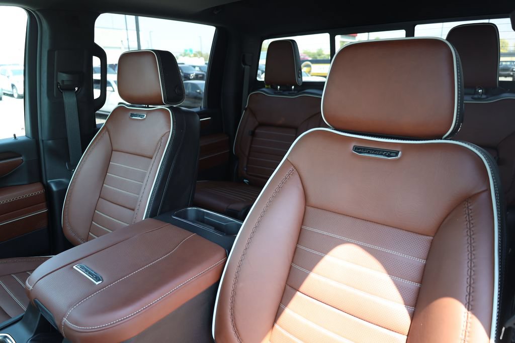 Used 2026 GMC Sierra 3500 Denali Ultimate AWD/4WD image 17