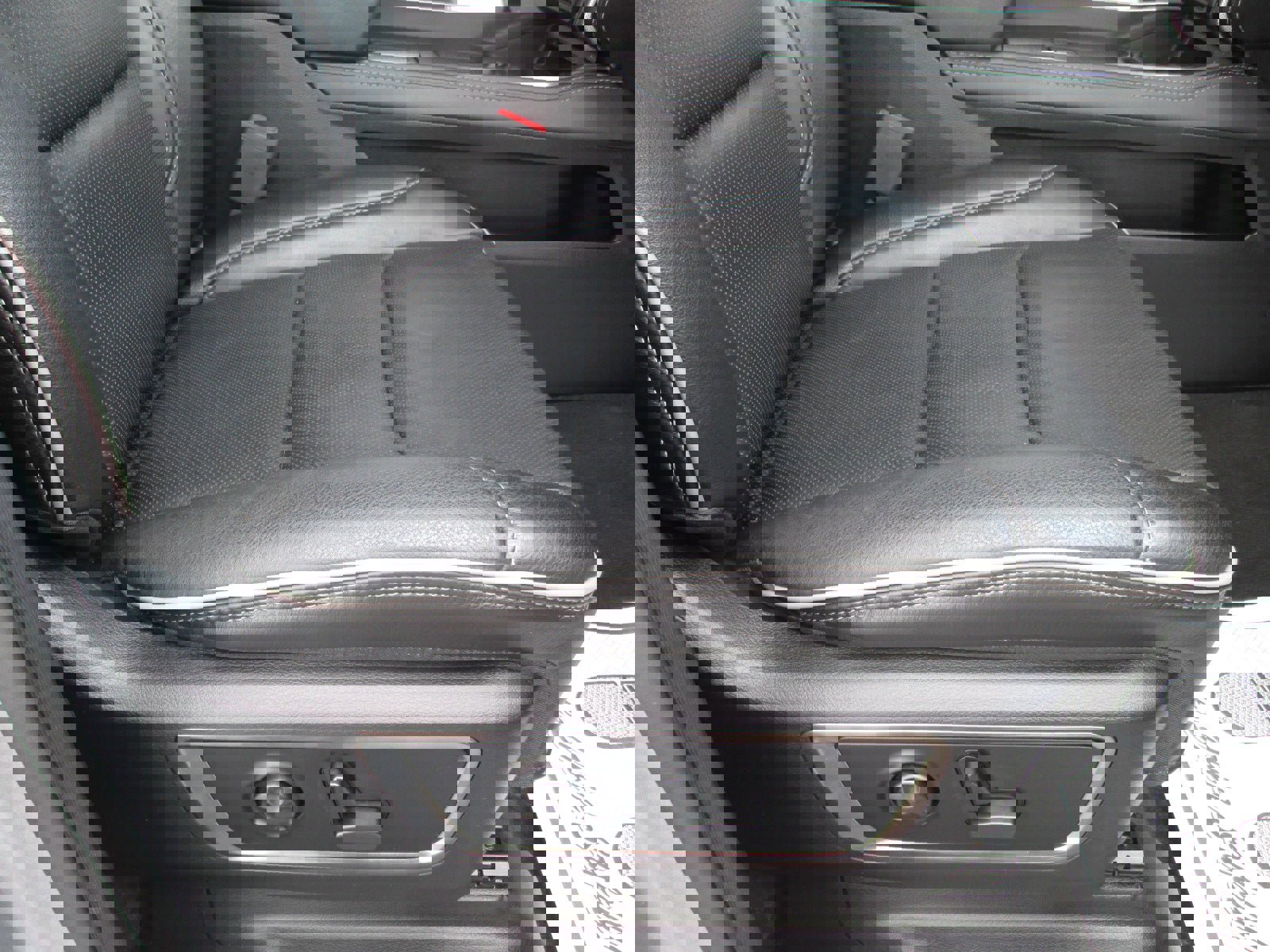 Used 2020 RAM 1500 Limited image 14