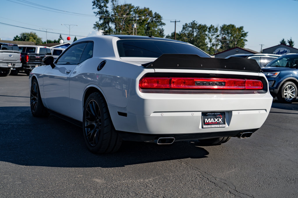 Used 2014 Dodge Challenger SRT8 Core w/ Satin Vapor Edition RWD image 12