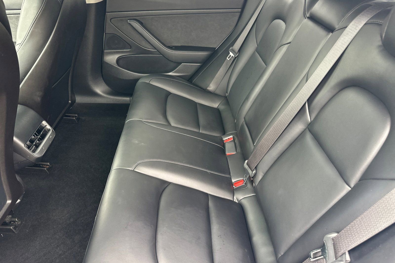 Used 2020 Tesla Model 3 Standard Range RWD image 12