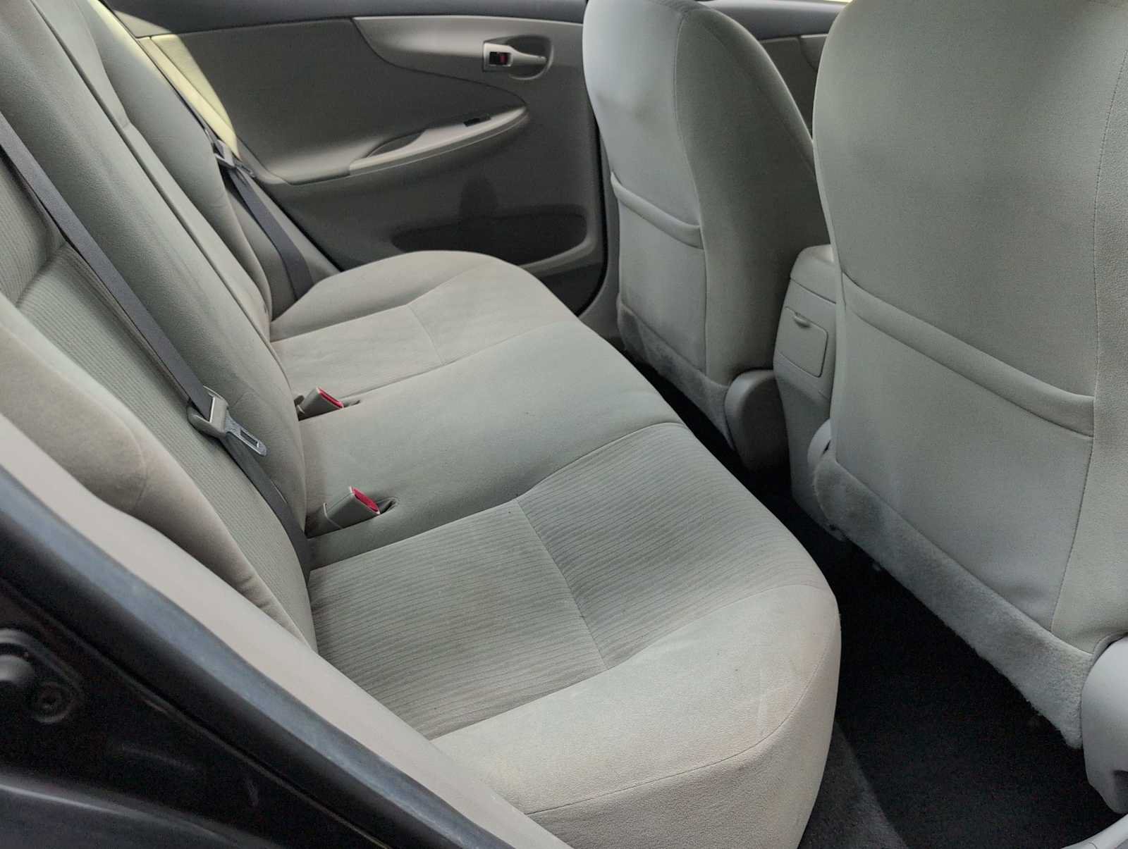 Used 2010 Toyota Corolla LE FWD image 19
