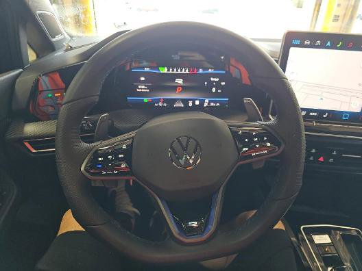 Used 2025 Volkswagen Golf R Black Edition image 7
