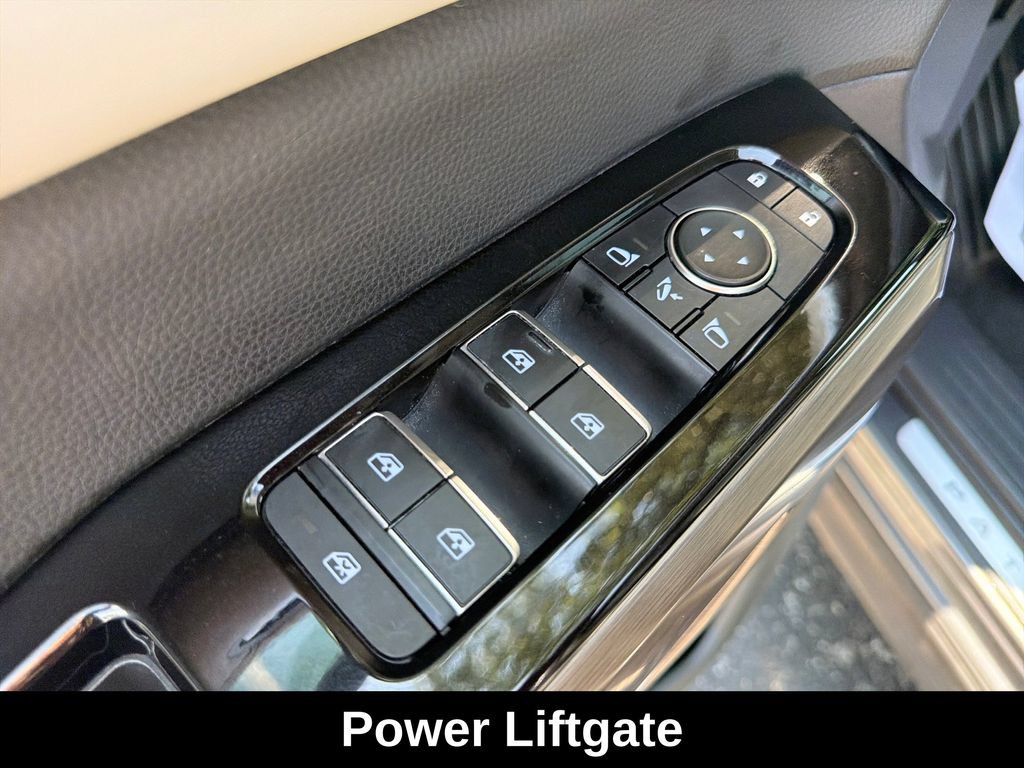 Used 2022 Nissan Pathfinder Platinum w/ Cargo Package FWD image 14