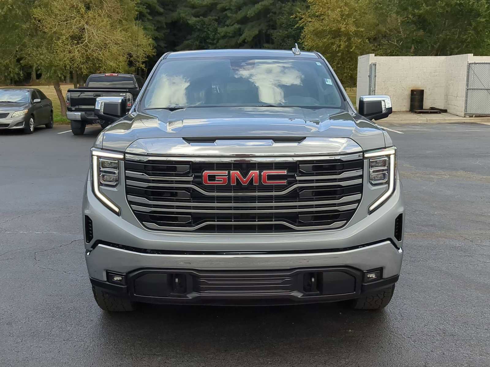 Used 2025 GMC Sierra 1500 SLT w/ SLT Premium Package image 3