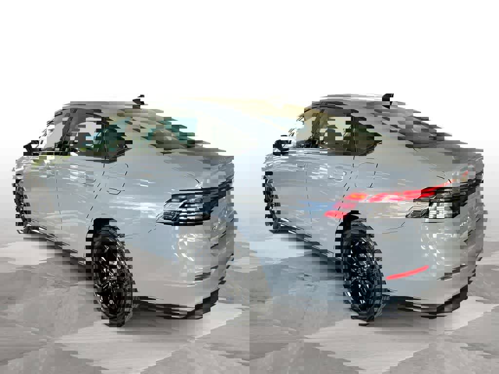 Used 2025 Honda Accord SE image 6