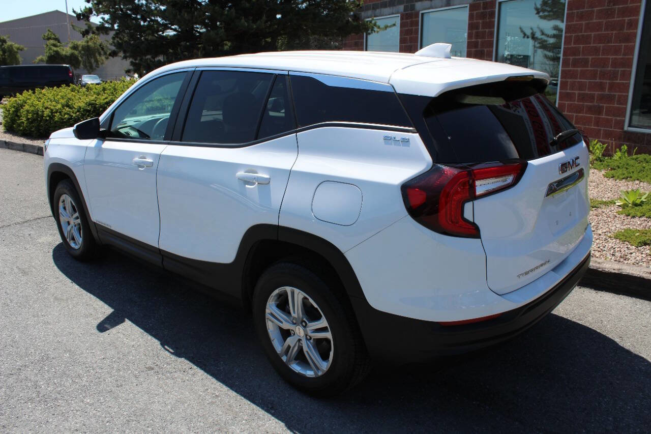 Used 2024 GMC Terrain SLE AWD/4WD image 8