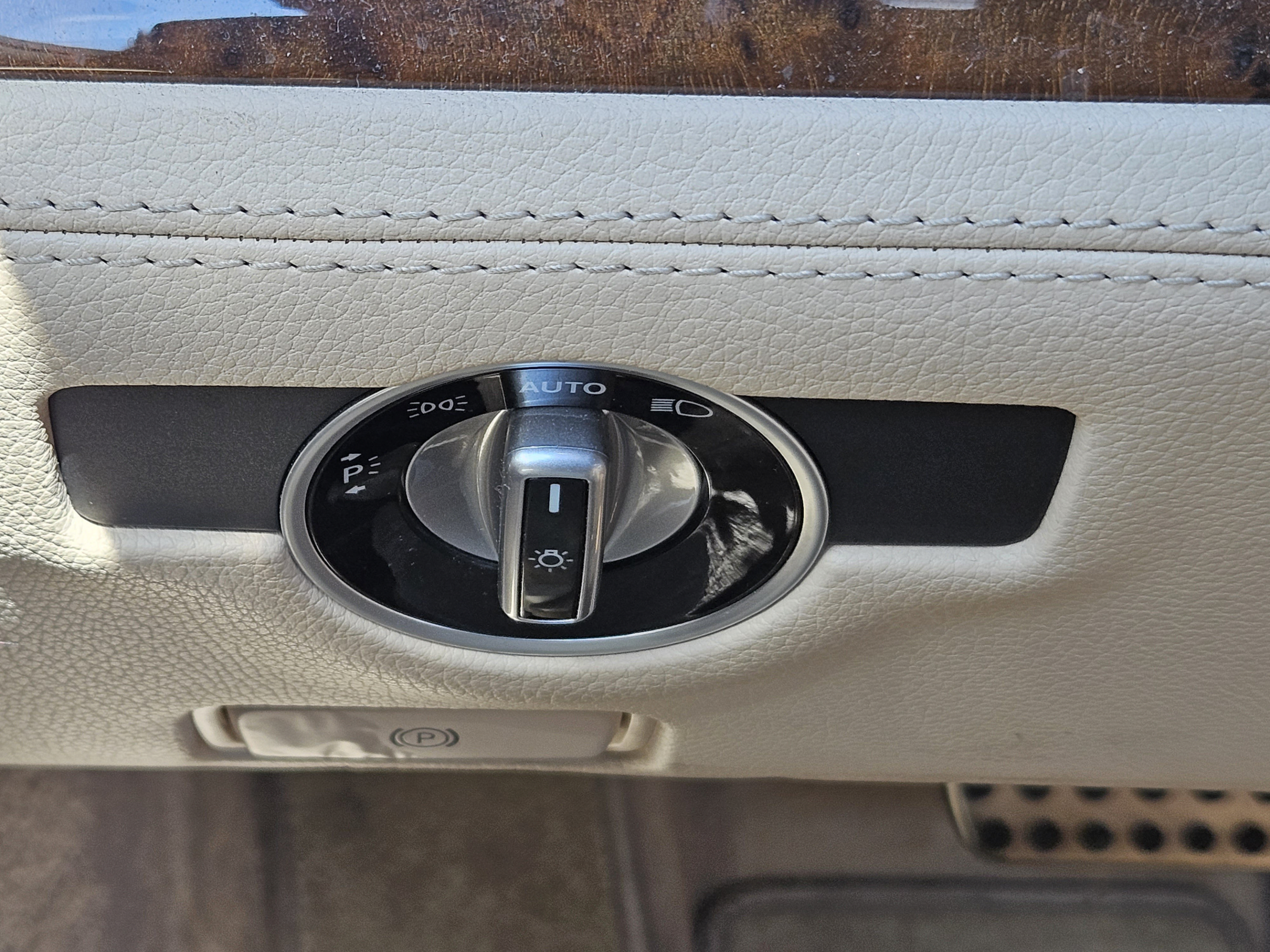 Used 2013 Mercedes-Benz SL 550 image 14