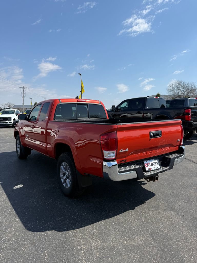 Used 2017 Toyota Tacoma SR5 w/ Tow Package image 7