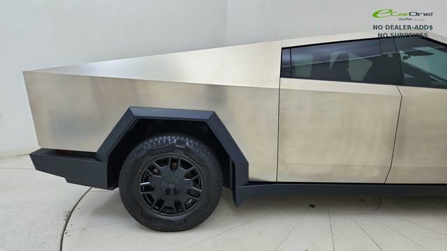 Used 2024 Tesla Cybertruck AWD Crew Cab image 12