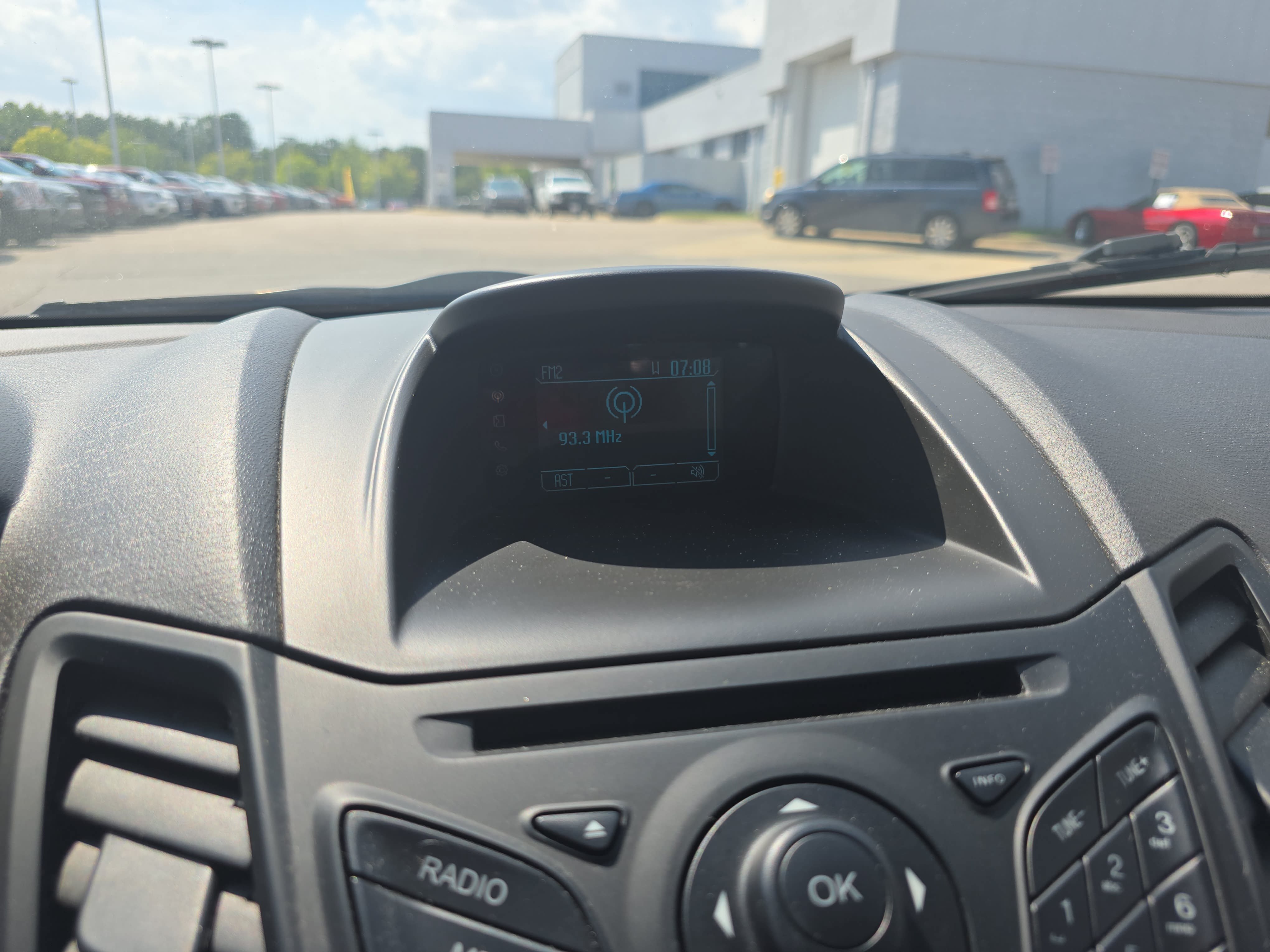 Used 2014 Ford Fiesta SE FWD image 21