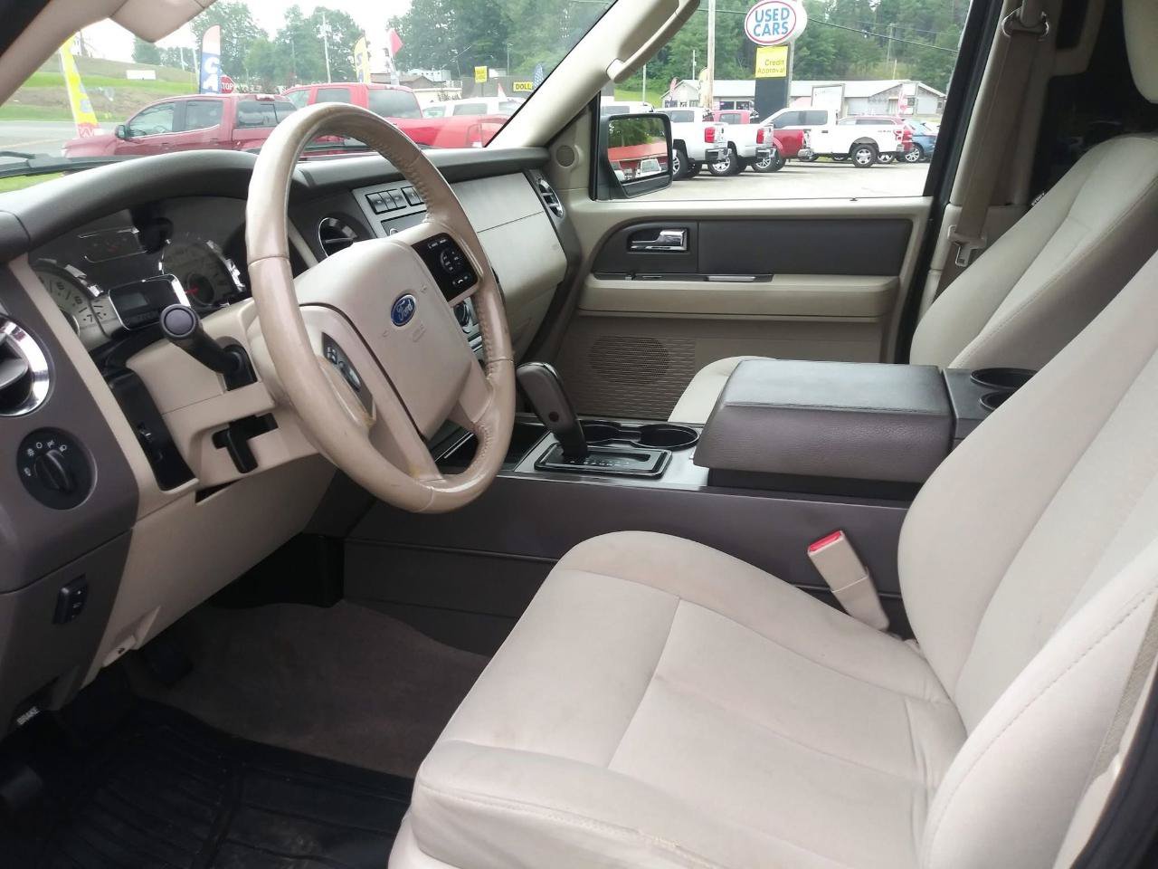 Used 2011 Ford Expedition EL XLT AWD/4WD image 4
