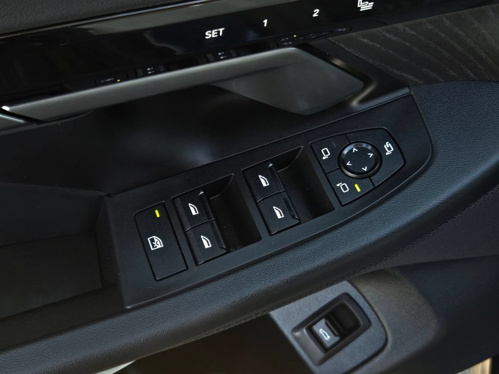 Used 2025 BMW 530i RWD image 11