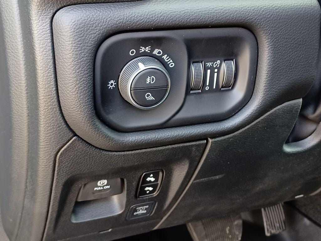 New 2026 RAM 1500 Big Horn AWD/4WD image 9