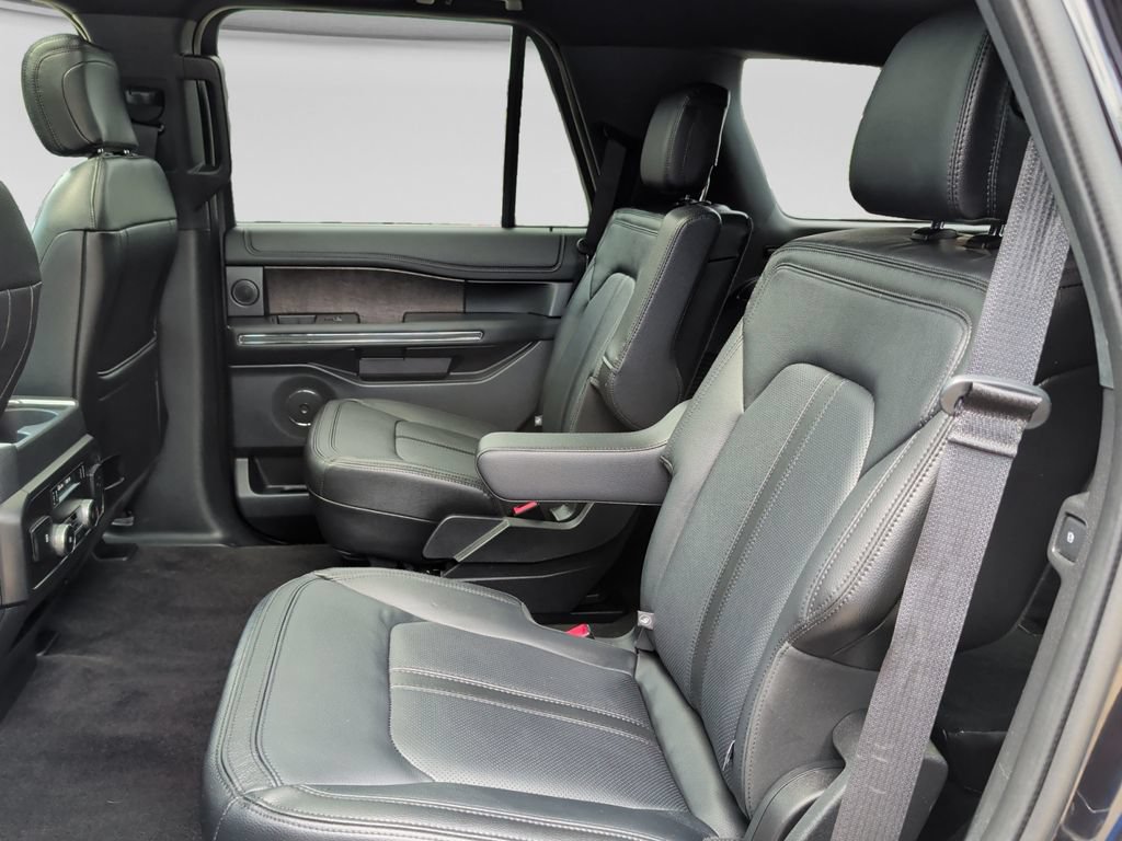 Used 2019 Ford Expedition Limited w/ Equipment Group 301A AWD/4WD image 31
