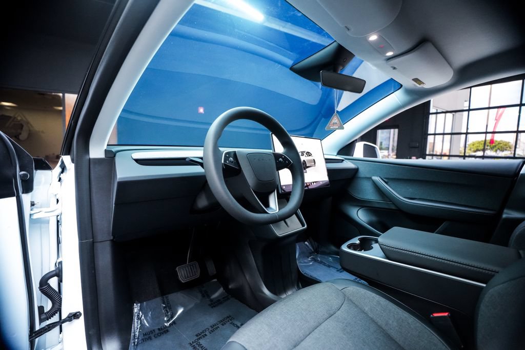 Used 2026 Tesla Model Y 2WD image 26