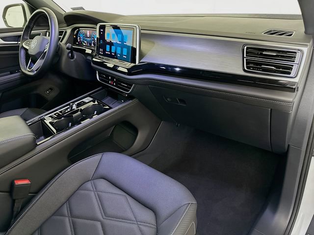 Used 2025 Volkswagen Atlas Cross Sport SE image 27