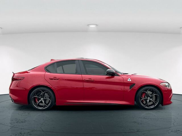 Used 2022 Alfa Romeo Giulia Quadrifoglio RWD image 7