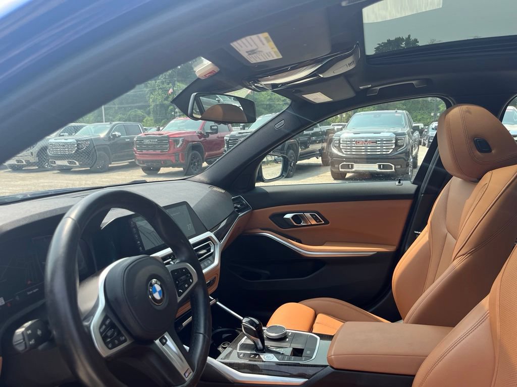 Used 2022 BMW 330i xDrive Sedan w/ M Sport Package AWD/4WD image 18