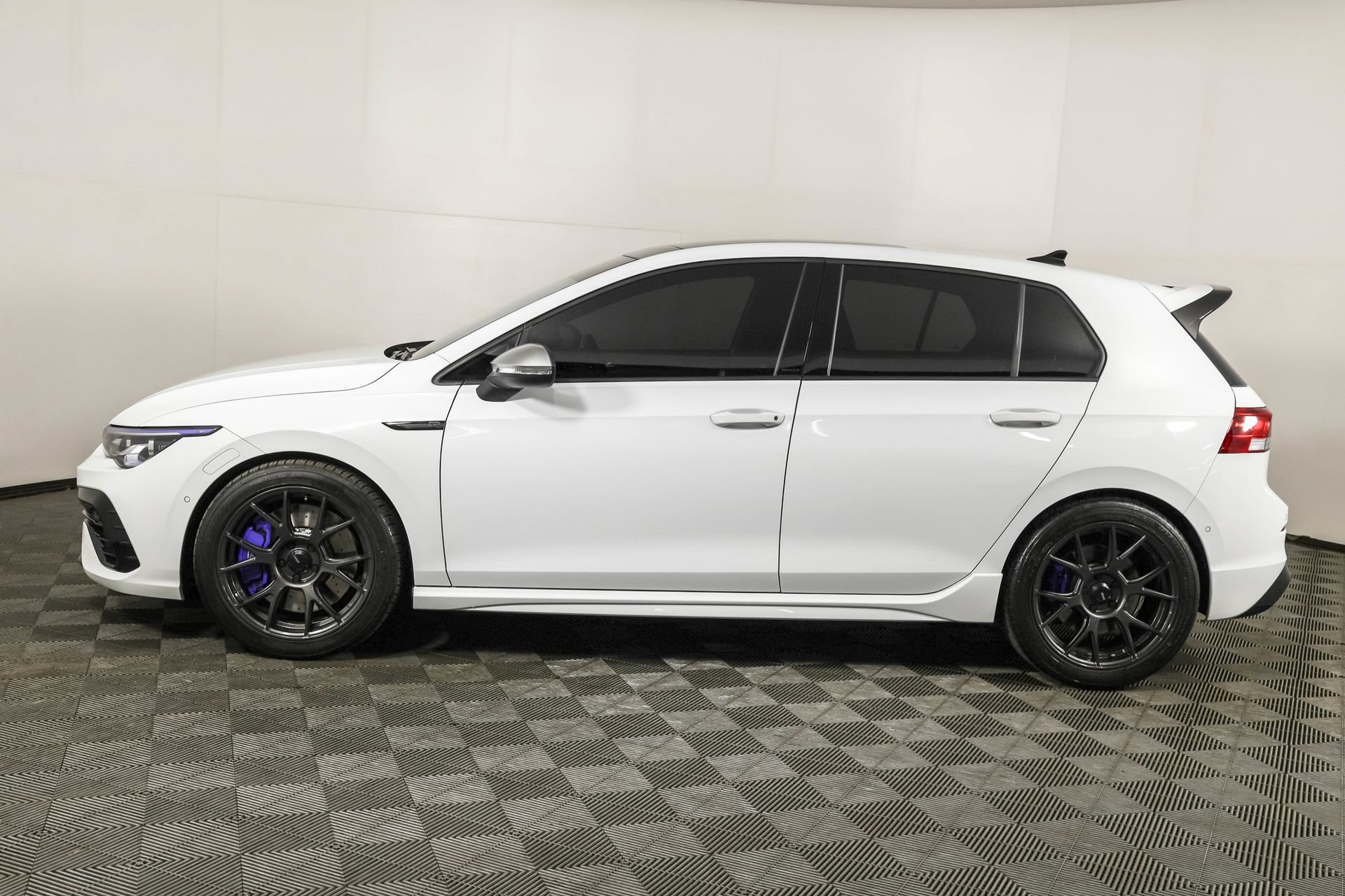 Used 2022 Volkswagen Golf R AWD/4WD image 18