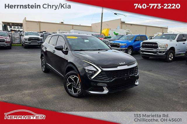 Used 2023 Kia Sportage LX image 1