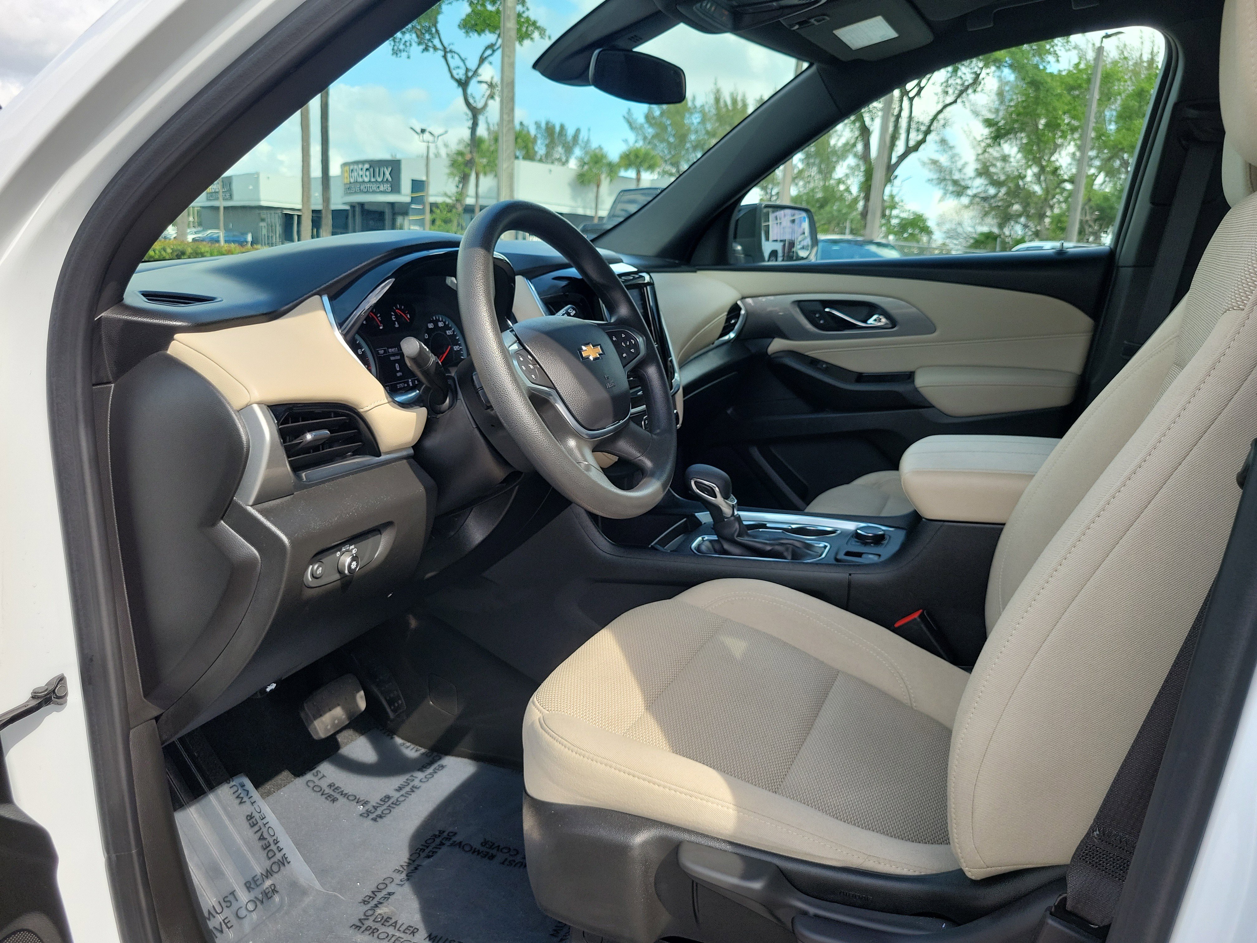 Used 2023 Chevrolet Traverse LS FWD image 9