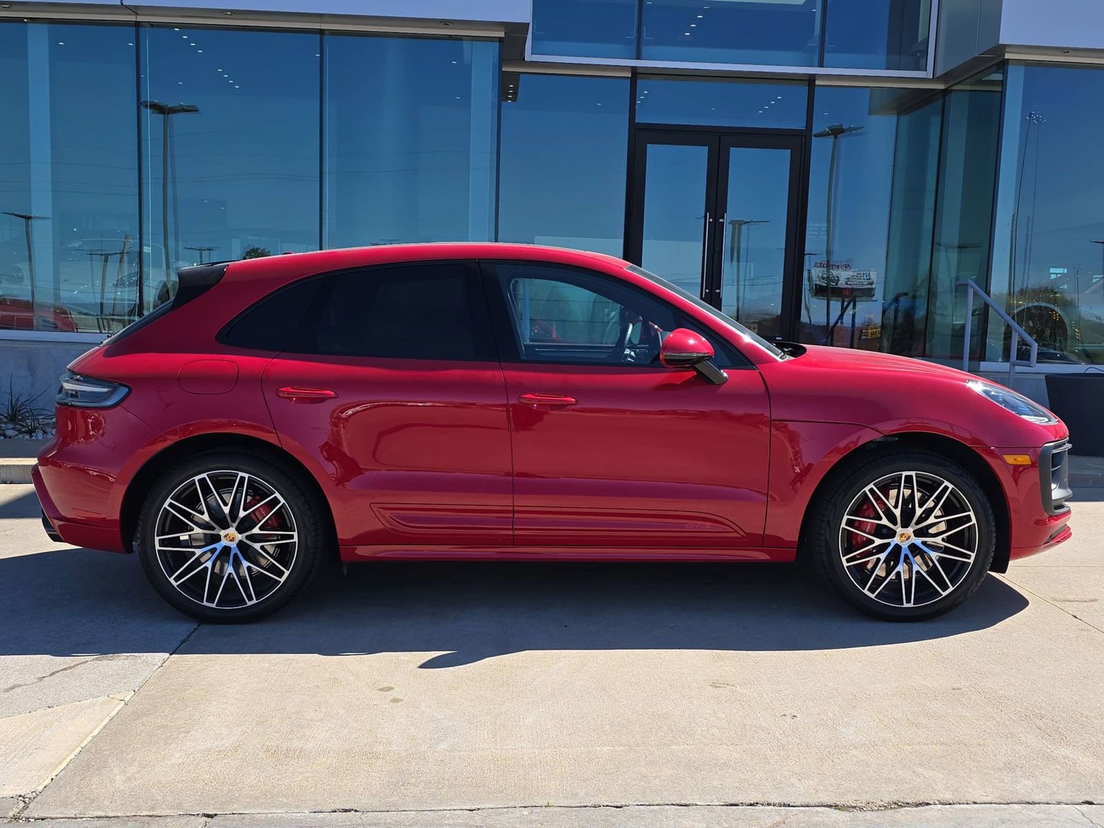 Certified 2026 Porsche Macan GTS image 8