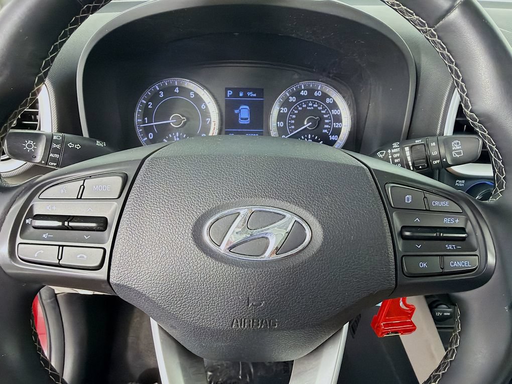 Used 2021 Hyundai Venue SEL FWD image 15