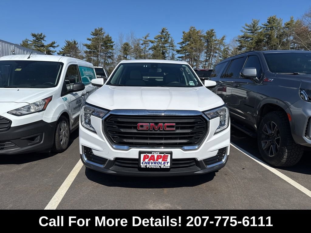 Used 2024 GMC Terrain SLE AWD/4WD image 3