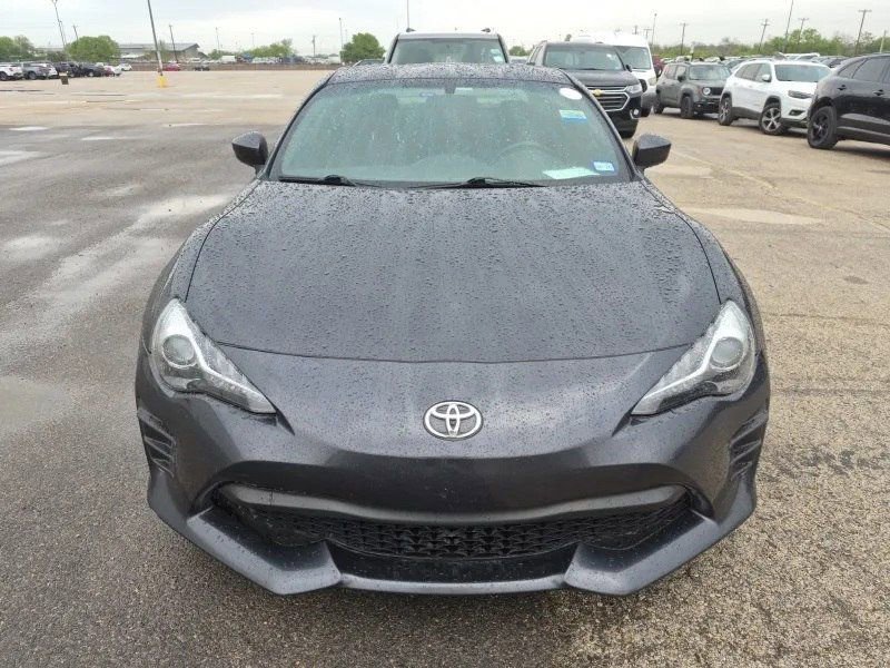 Used 2017 Toyota 86 image 5