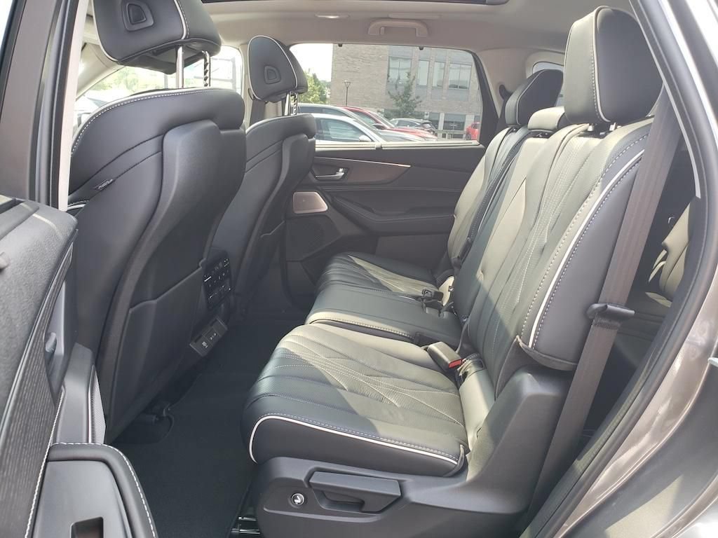Certified 2026 Acura MDX w/ Advance Package AWD/4WD image 34